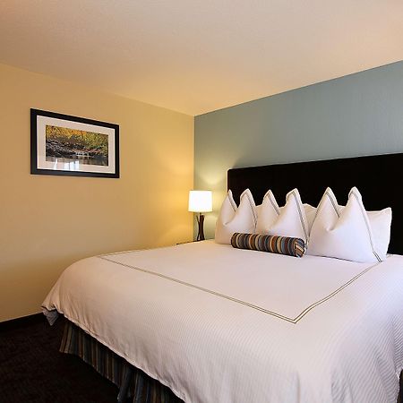 אשלנד Best Western Windsor Inn מראה חיצוני תמונה