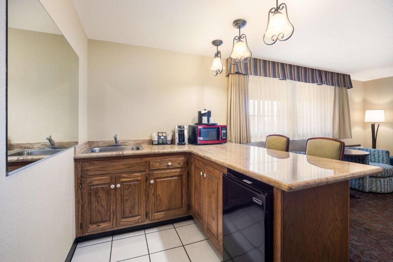 אשלנד Best Western Windsor Inn מראה חיצוני תמונה